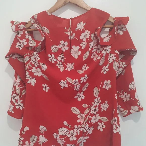 Witchery size 8 long sleeve cold shoulder top - Picture 4 of 4